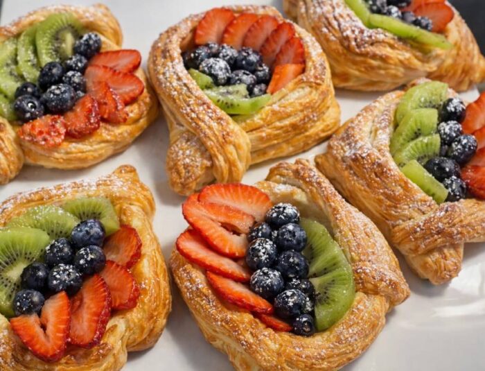 Fresh Fruit Danish Viral, Pastry Buah Segar Kembali Diminati