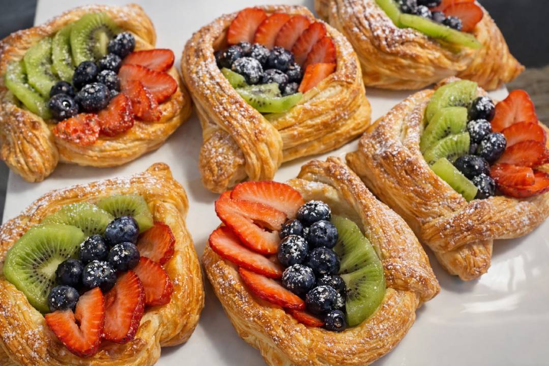 Fresh Fruit Danish Viral, Pastry Buah Segar Kembali Diminati