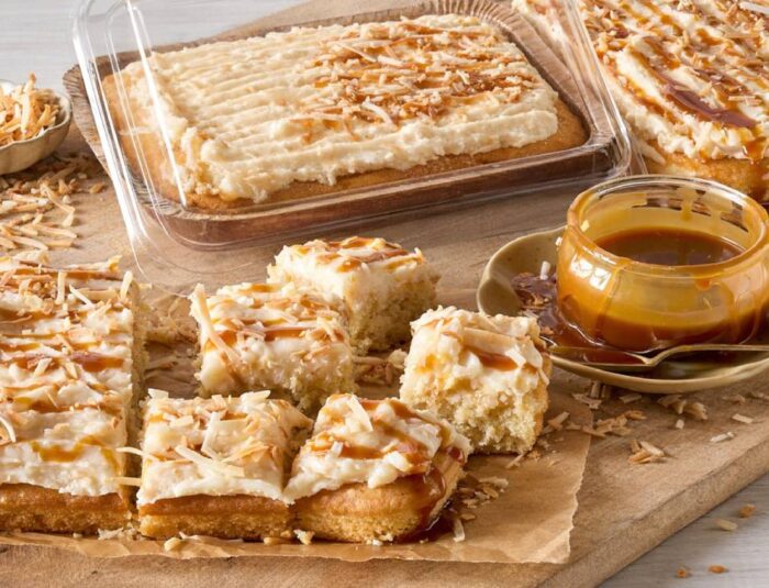 Mini Sheet Cake Toasted Coconut Jadi Dessert Viral Musim Semi