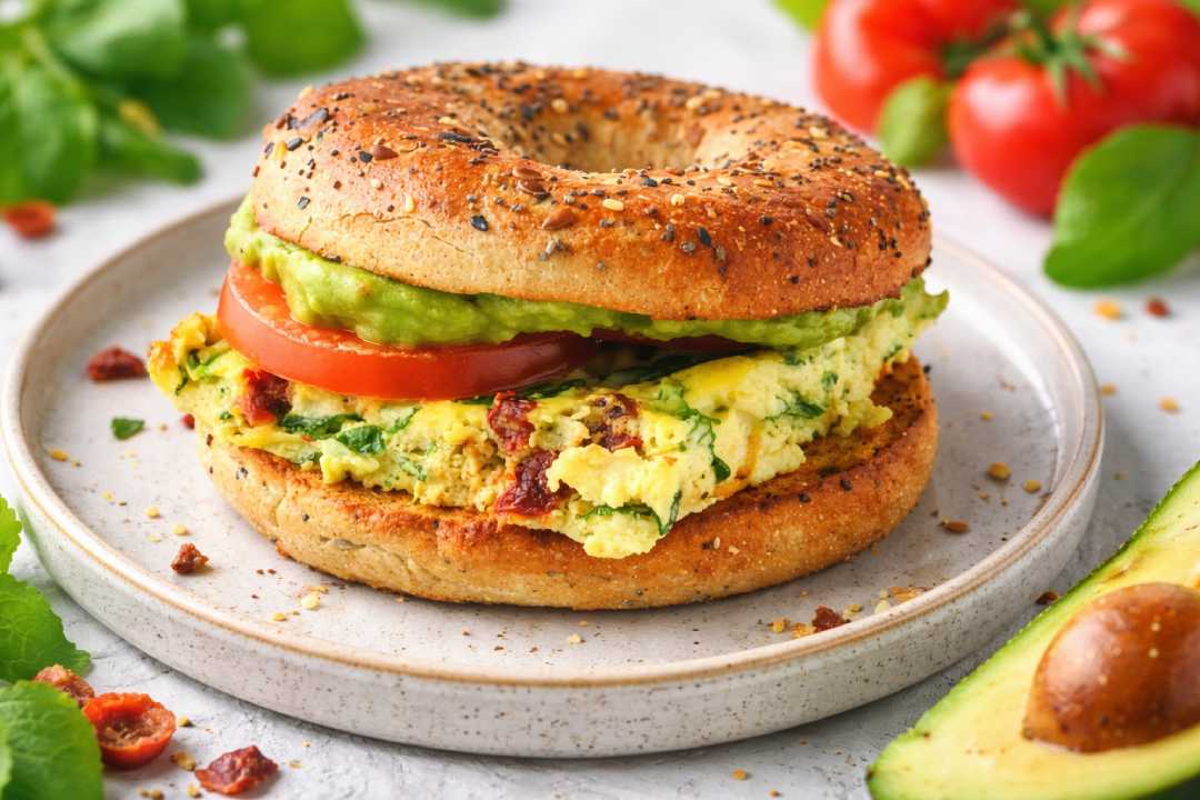 Bagel Roti Berbentuk Lingkaran yang Menjadi Favorit Sarapan