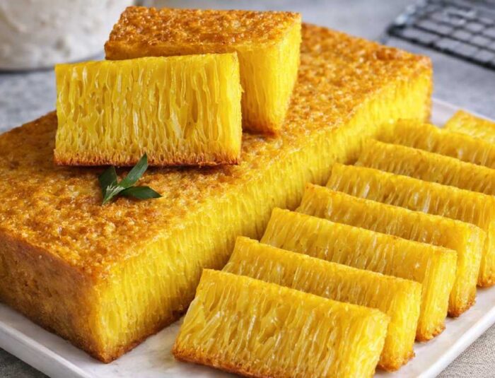 Bika Ambon Kue Tradisional Indonesia dengan Tekstur Bersarang yang Unik