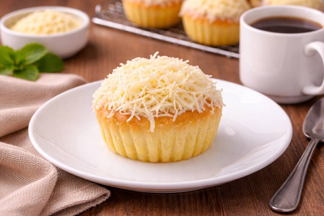 Filipino Roti Filipino Ensaymada: Roti Tradisional yang Manis Khas Filipina ...
