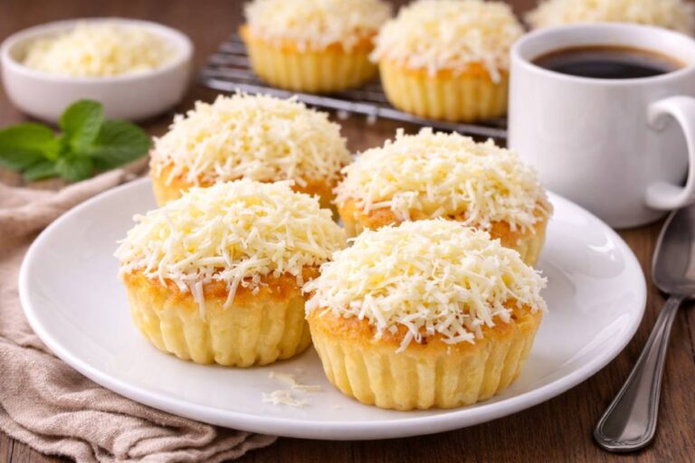 Filipino Roti Filipino Ensaymada: Roti Tradisional yang Manis Khas Filipina ...