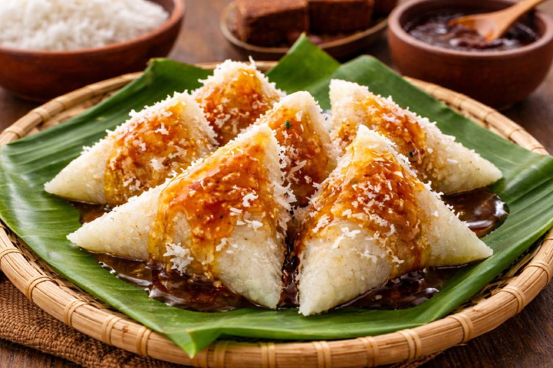 Rahasia Lezat Lupis: Perpaduan Ketan, Gula Merah, dan Kelapa yang Autentik