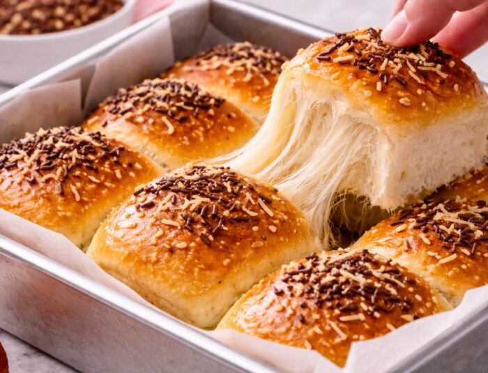 Roti Sobek Viral Rahasia Kelembutan yang Bikin Semua Orang Ketagihan