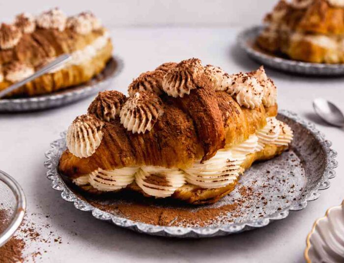 Tiramisu Croissant dengan Lapisan Renyah dan Isian Creamy